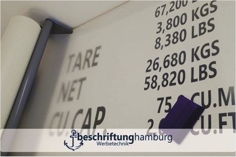 Klebebuchstaben und Zahlen für Werbung in Hamburg